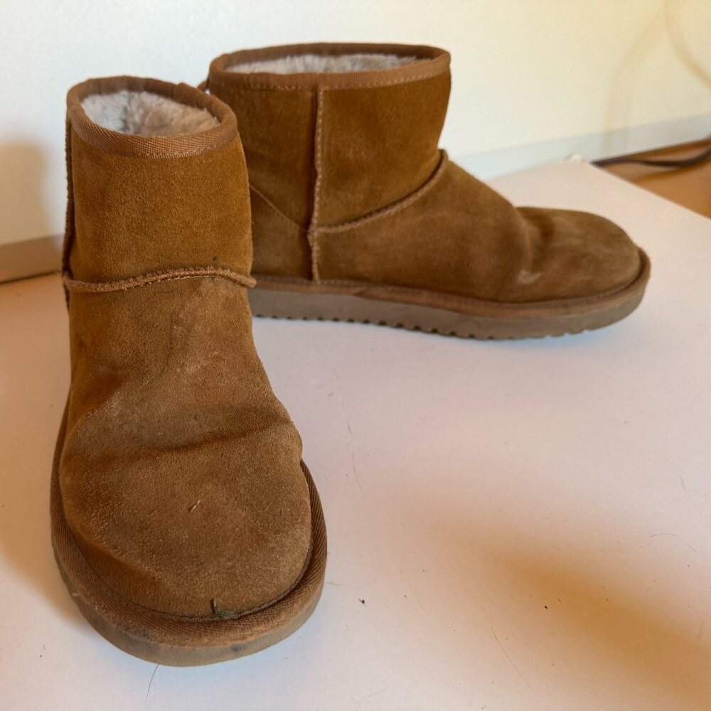 Koolaburra by UGG brown suede booties, size 7